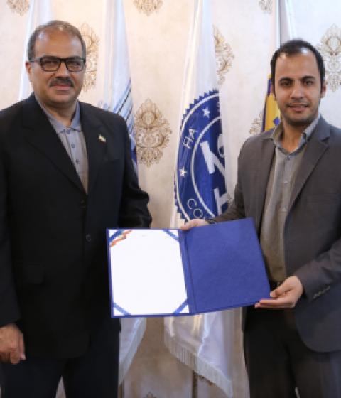 آرش صادقی (نمونه)